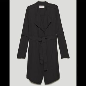 Aritzia Babaton Flowy Trench Coat